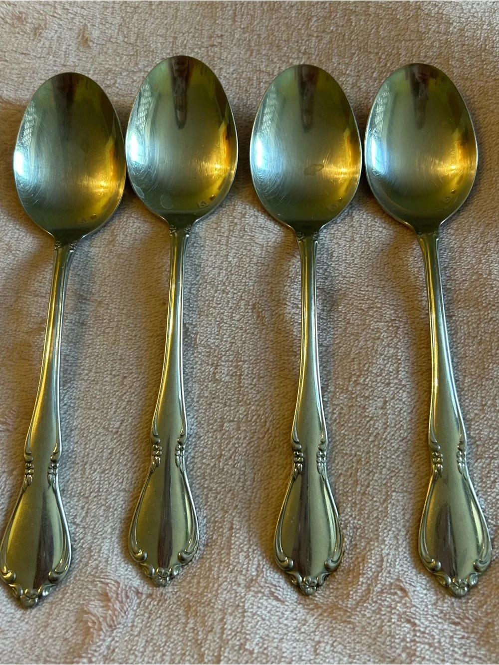 Oneida Craft Deluxe Chateau stainless soup spoons set of 4